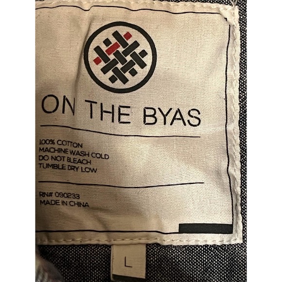 On the Byas Men's Shirt - Picture 2 of 5